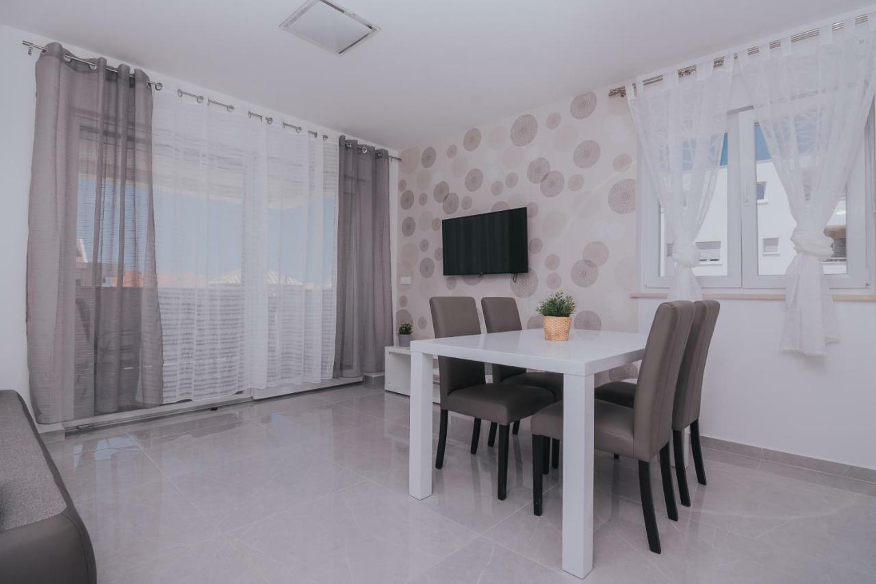 Apartments Pool Villa Aldura Новалья Номер фото