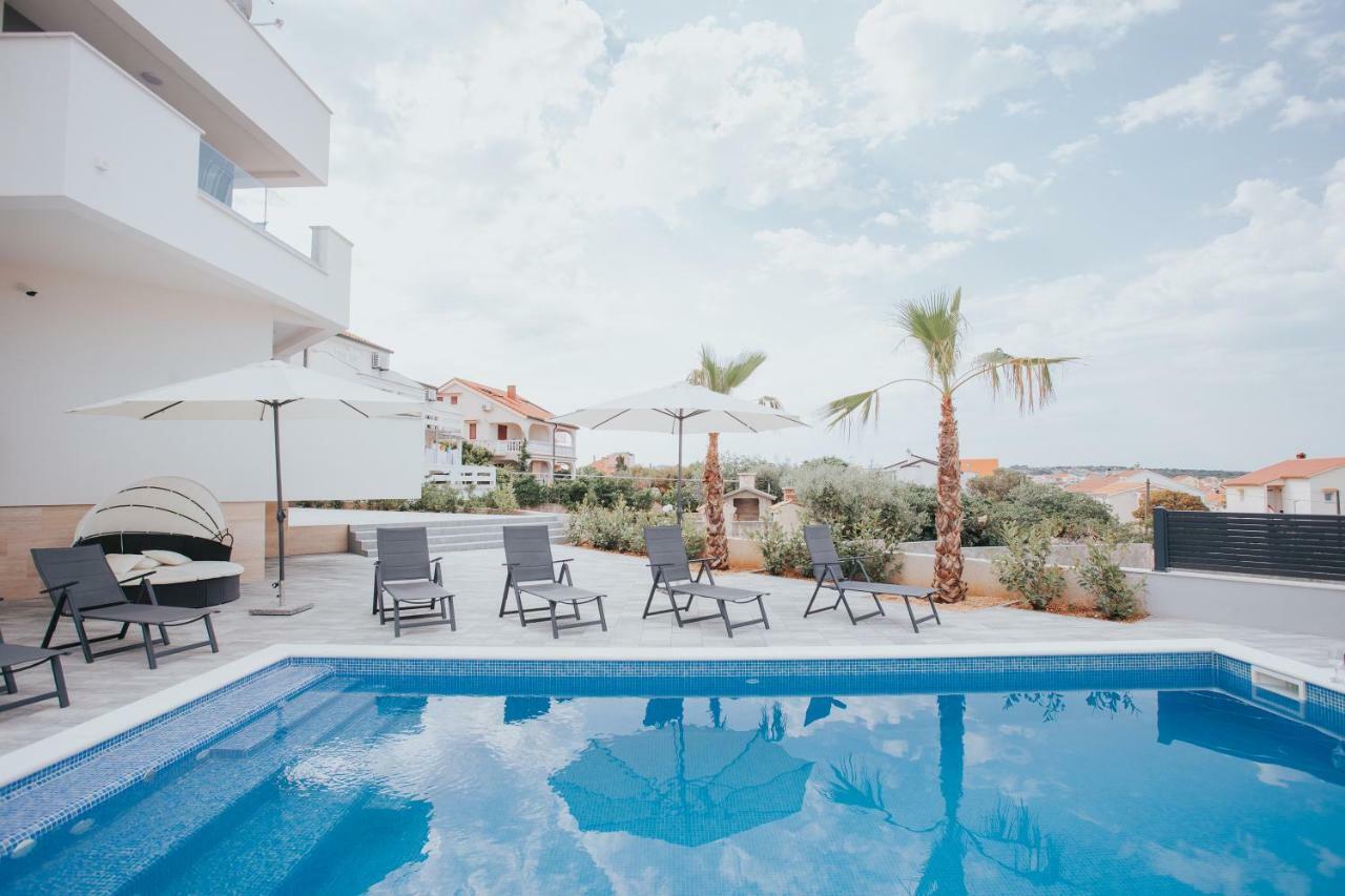 Apartments Pool Villa Aldura Новалья Экстерьер фото